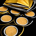 fotografia sobre los filtros de cafe mas economicos para tu maquina expresso para portada de una categoria en una pagina web sobre cafe y cafe expresso y utiliza mucho el color oro b89634 y en meno