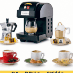 fotografia sobre consejos para elegir la maquina de cafe expreso ideal para portada de una categoria en una pagina web sobre cafe y cafe expresso y utiliza mucho el color oro b89634 y en menor medi