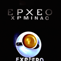 fotografia sobre el cafe espresso en las cafeterias de sevilla para portada de una categoria en una pagina web sobre cafe y cafe expresso y utiliza mucho el color oro b89634 y en menor medida el co