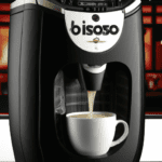 fotografia sobre las mejores maquinas de cafe expreso para tu cocina para portada de una categoria en una pagina web sobre cafe y cafe expresso y utiliza mucho el color oro b89634 y en menor medida